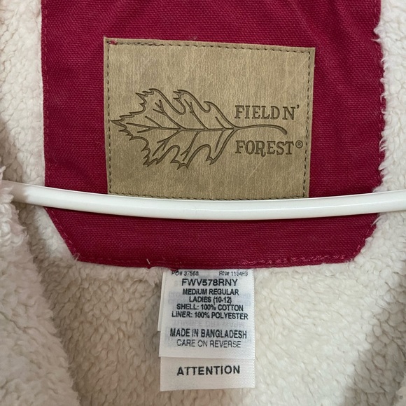 Field N Forest red Sherpa lined vest with inside & out pockets. So Warm & Cozy - Picture 10 of 11